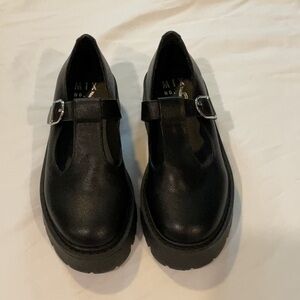 Mix no 6 black size 6.5 platform Mary Jane’s